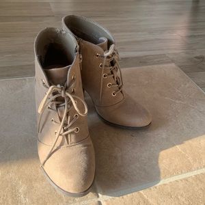 Brown ankle boots (call it spring)